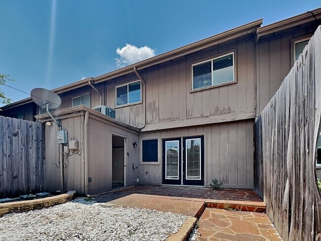 Building Photo - 12012 Leisure Dr