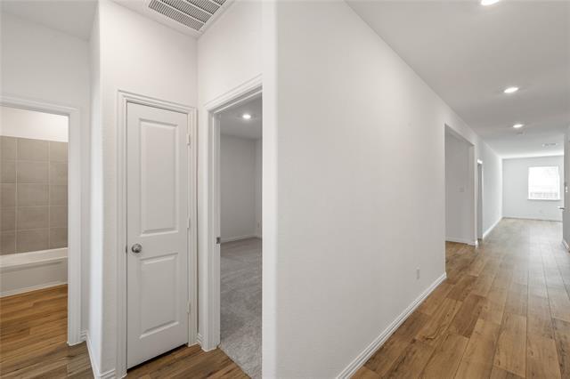 Building Photo - 4905 Woodloch Dr