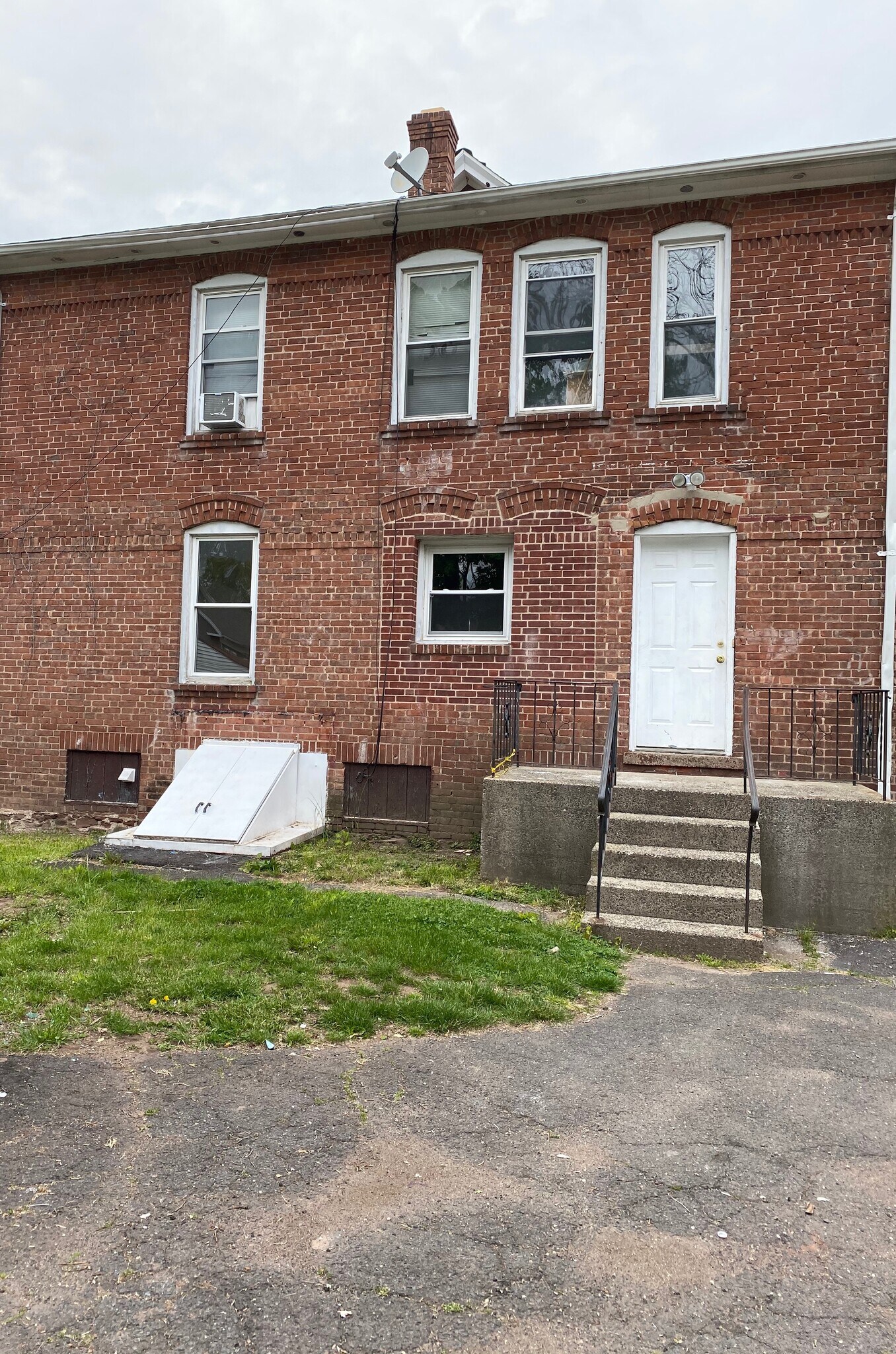 Building Photo - 24 Garden St