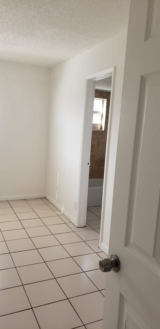 Building Photo - One-bedroom for rent in Pompano Beach