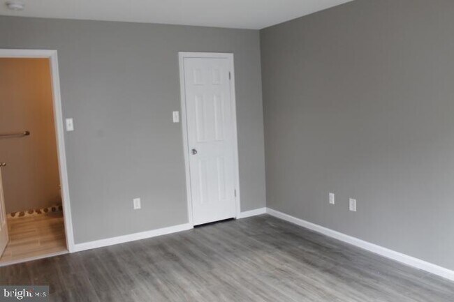 Building Photo - 1711 Foxmeadow Cir