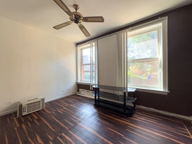 Building Photo - 5143 S Kenwood Ave