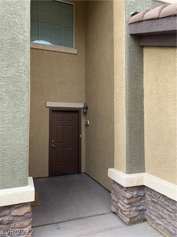 Building Photo - 6868 Sky Pointe Dr