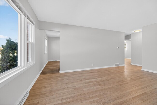 Building Photo - 11817 W North Ave