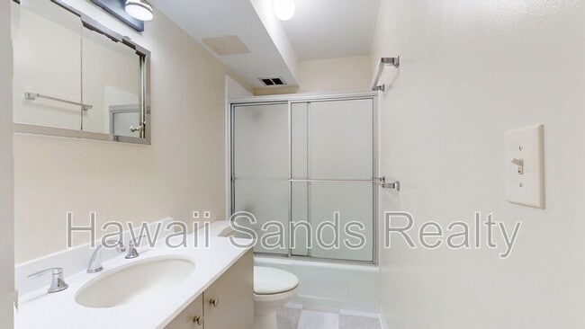 Building Photo - 469 Ena Rd