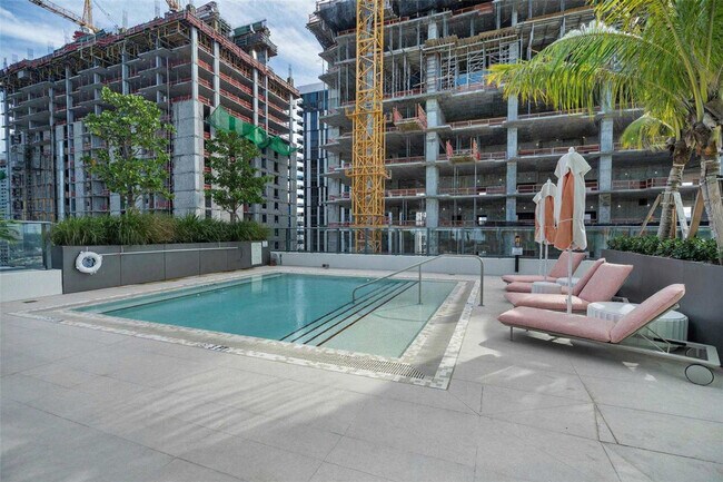 Building Photo - 601 N Miami Ave