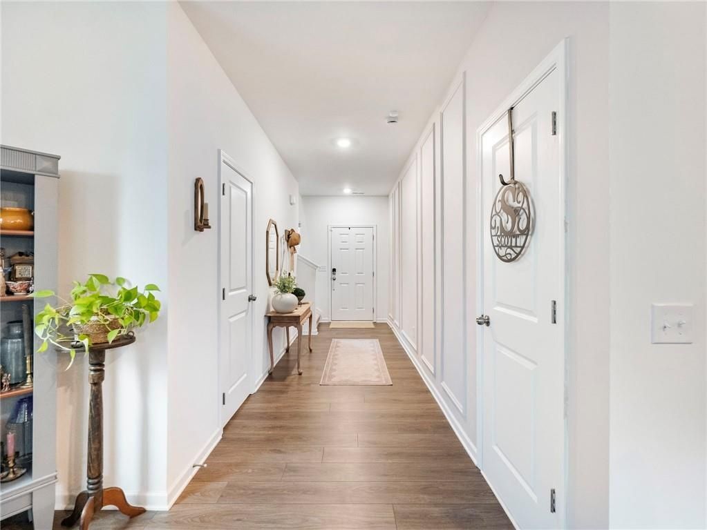 Building Photo - 680 Groover St