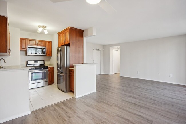 Building Photo - beautifully updated 1-bedroom, 1-bath condo