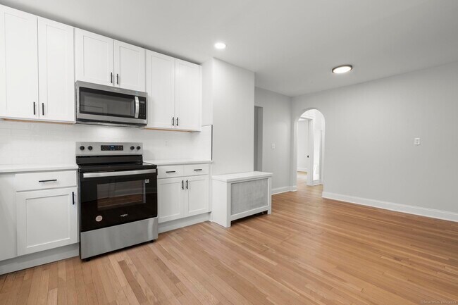 Building Photo - 1070 Whitney Ave
