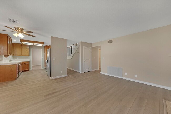 Building Photo - 3158 Laurel Ave
