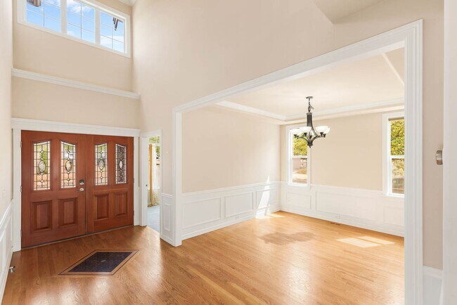 Building Photo - Stunning 4 bedroom Home in Coveted Deer Ridge Community