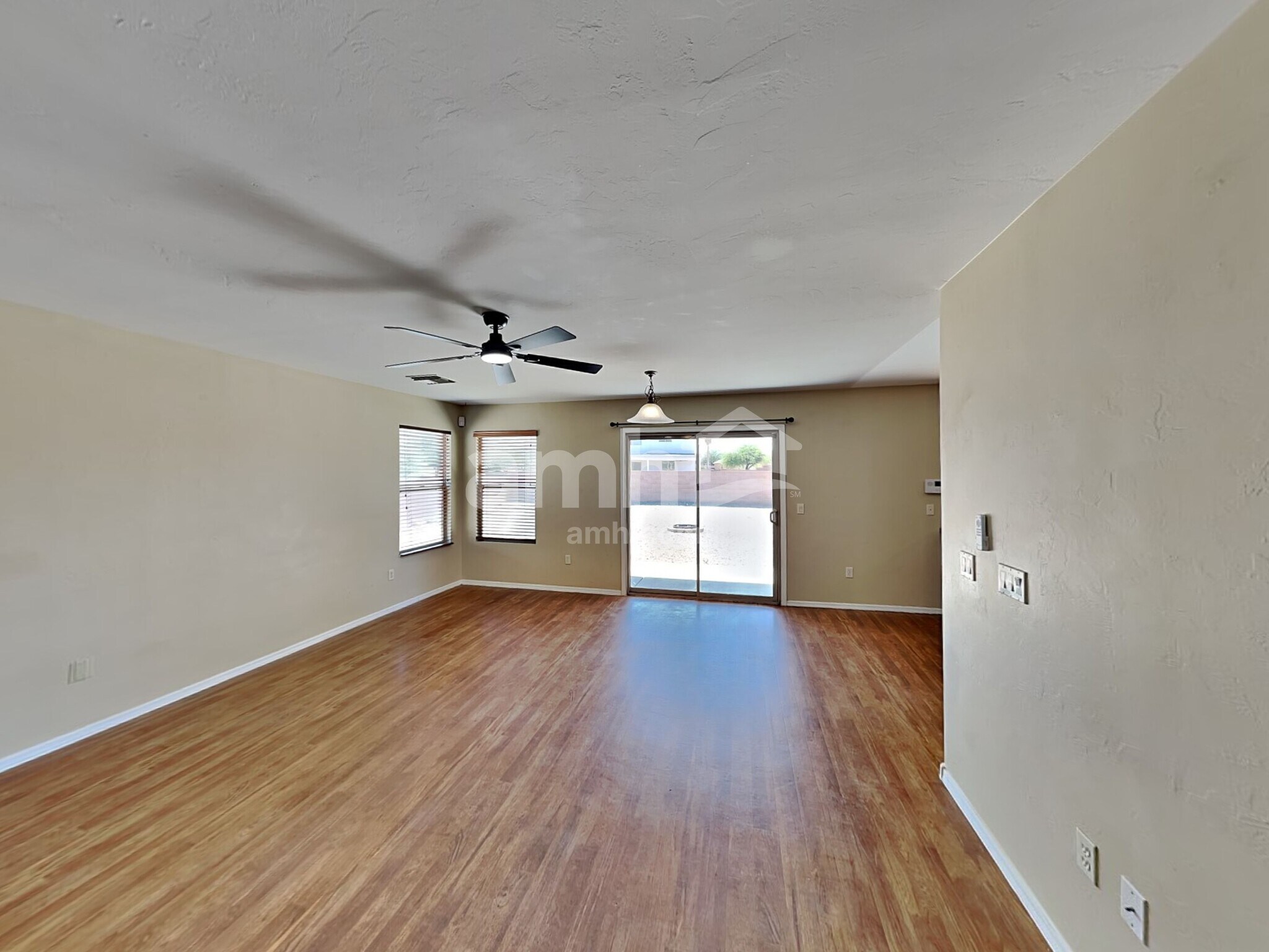 Building Photo - 8530 E Pena Blanca Dr