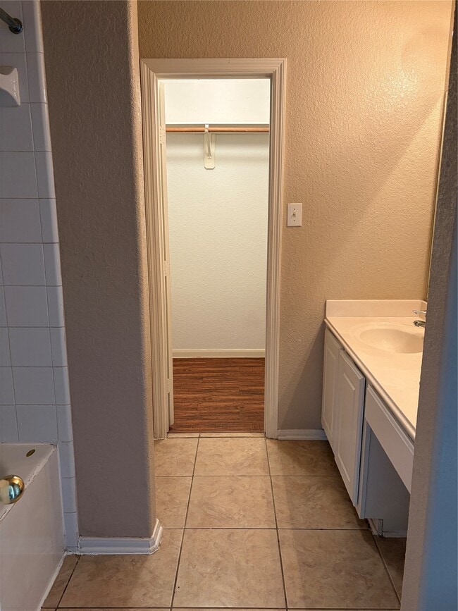 Building Photo - 13230 Montclair Point Ct