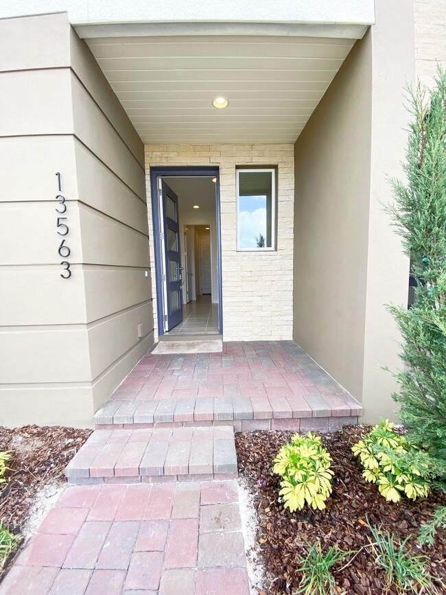 Building Photo - Townhouse in Lake Nona "Eagle Creek" for Rent