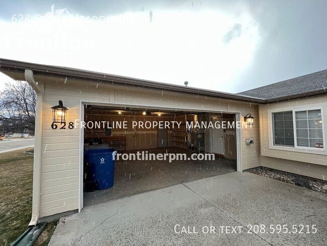 Building Photo - 628 Stony Meadow Dr