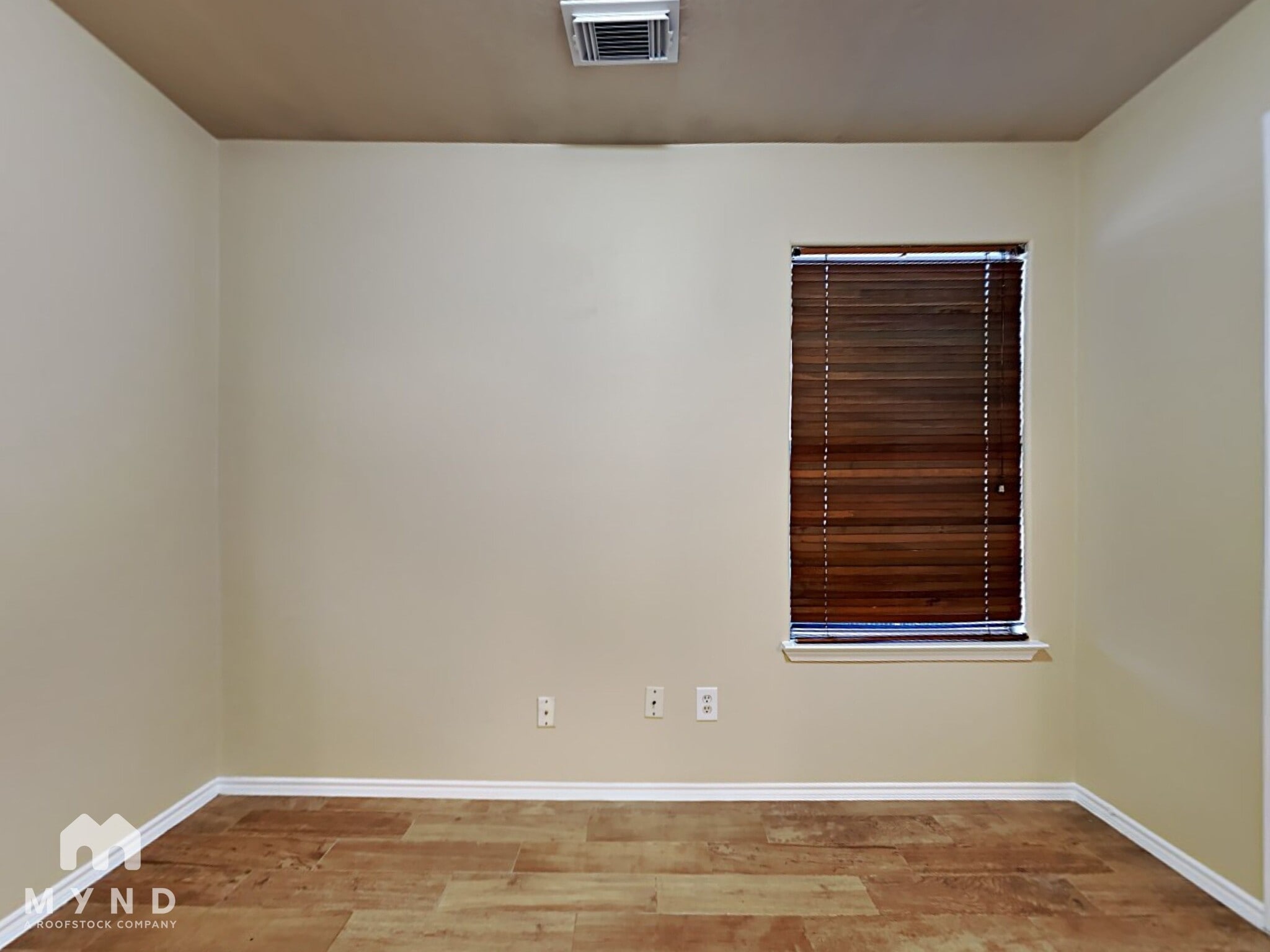Building Photo - 635 Ashlen Dr