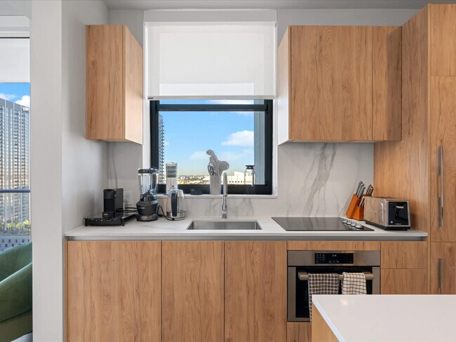 Building Photo - 11 NE 6th St