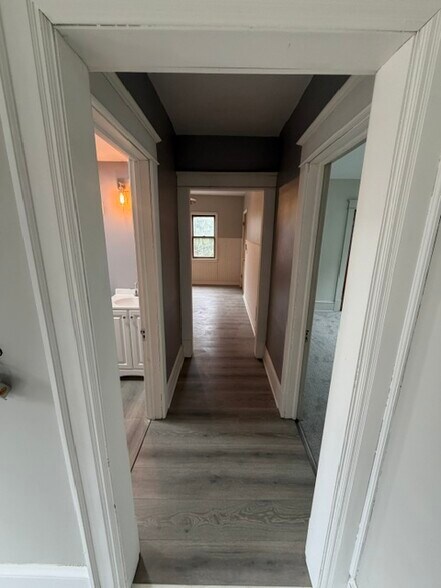 Building Photo - 670 Richmond Ave