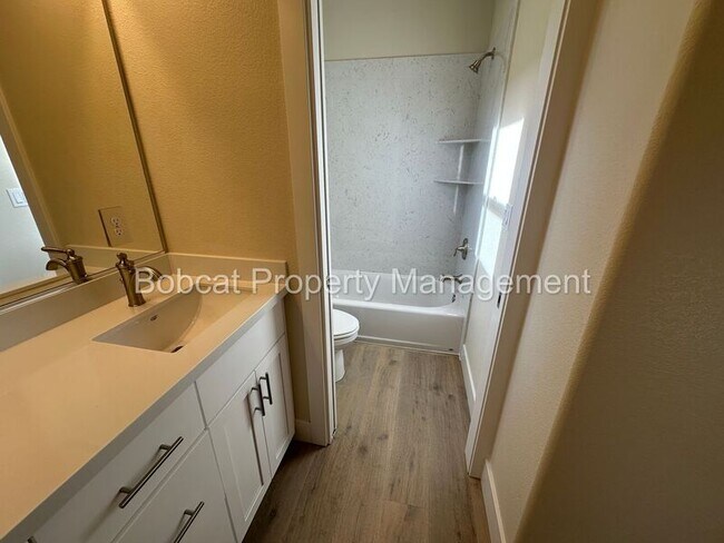 Building Photo - 1631 Delta Downs Dr