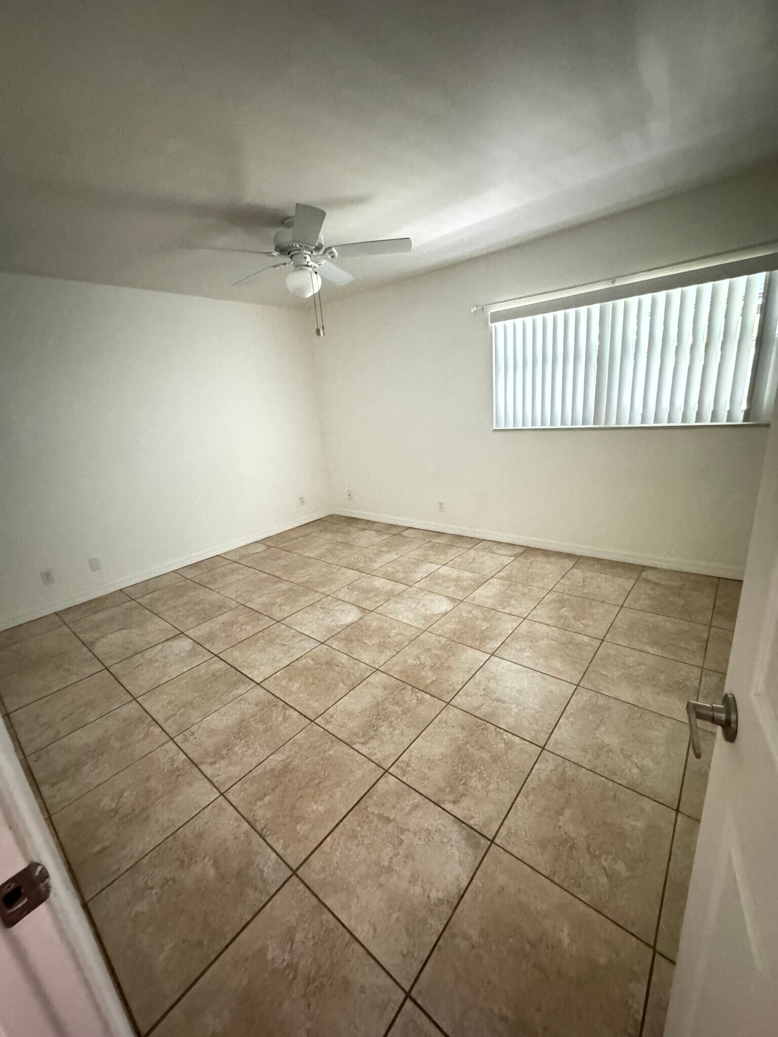 Building Photo - 2134 NE Pelican Ter