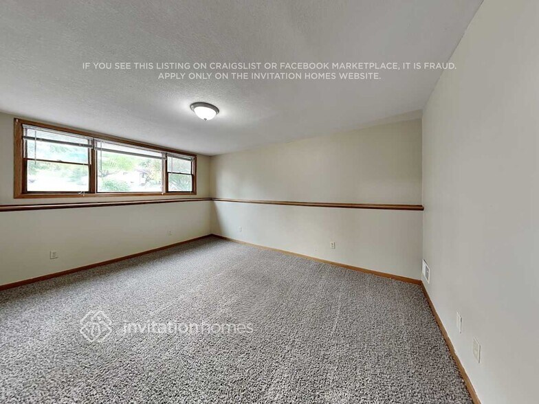 Building Photo - 2457 Spruce Pl