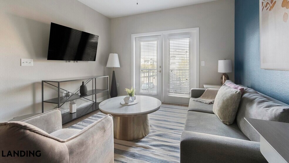 Building Photo - 215 Hunters Lk Wy