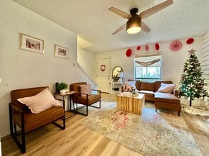 Building Photo - Beautifully Remodeled 2-Bed, 2.5-Bath Condo Blocks from Baylor Campus!