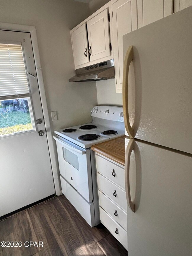 Building Photo - 3008 Stanford Rd