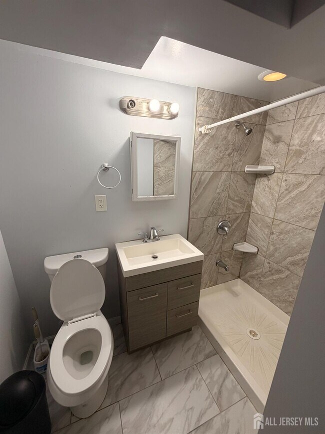 Building Photo - 188 Auth Ave