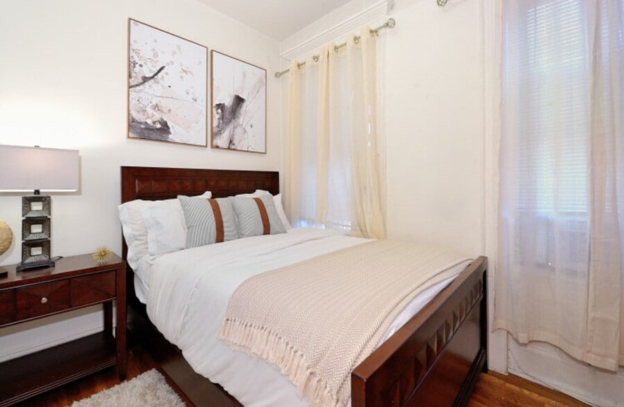 Building Photo - 440 W 45th St