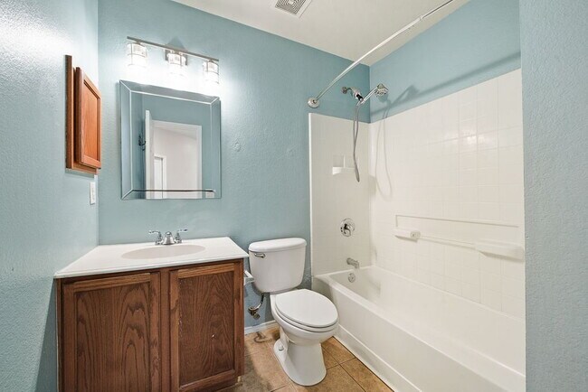 Building Photo - 8420 Silverbell Ln