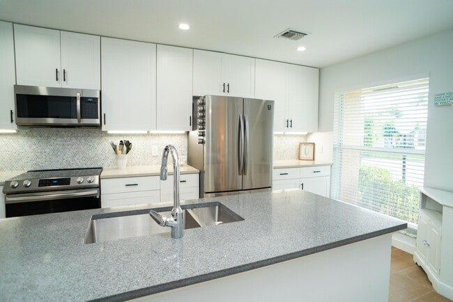 Building Photo - 2331 Croton Ln