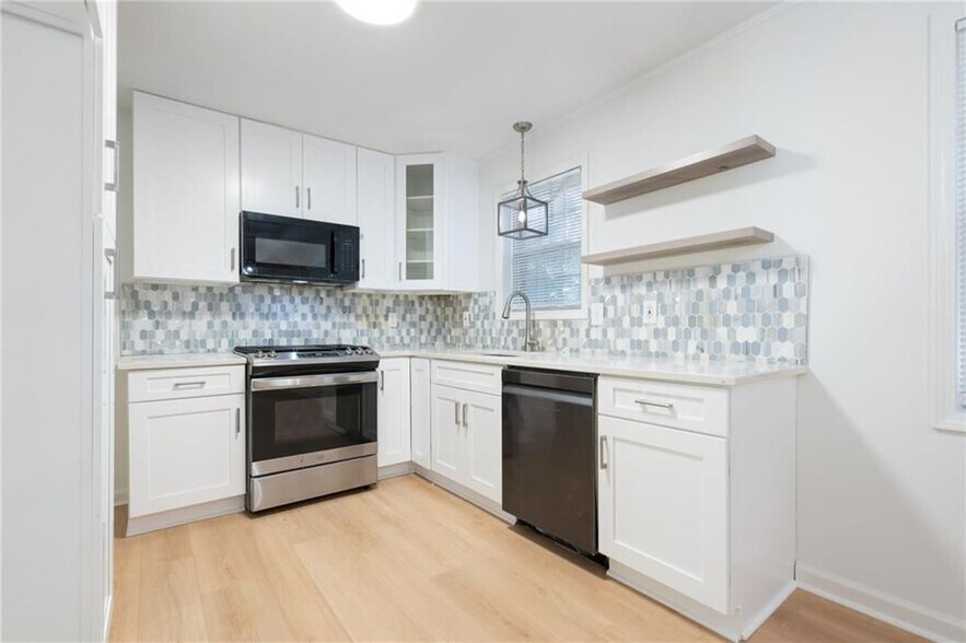 Building Photo - 920 Kings Ct