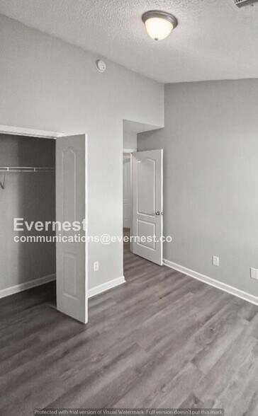 Building Photo - 8615 Thomas Ln