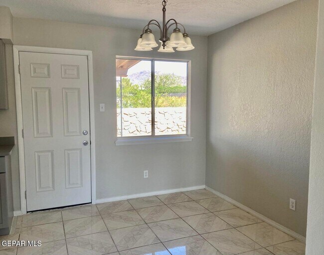 Building Photo - 6932 Escondido Dr
