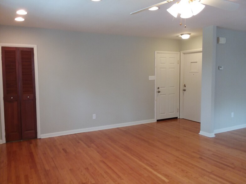 Building Photo - 1227 Drexel Ave