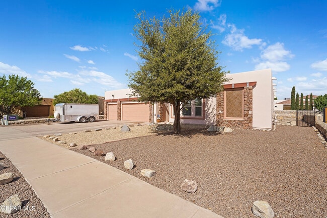Building Photo - 5729 Valley Oak Dr