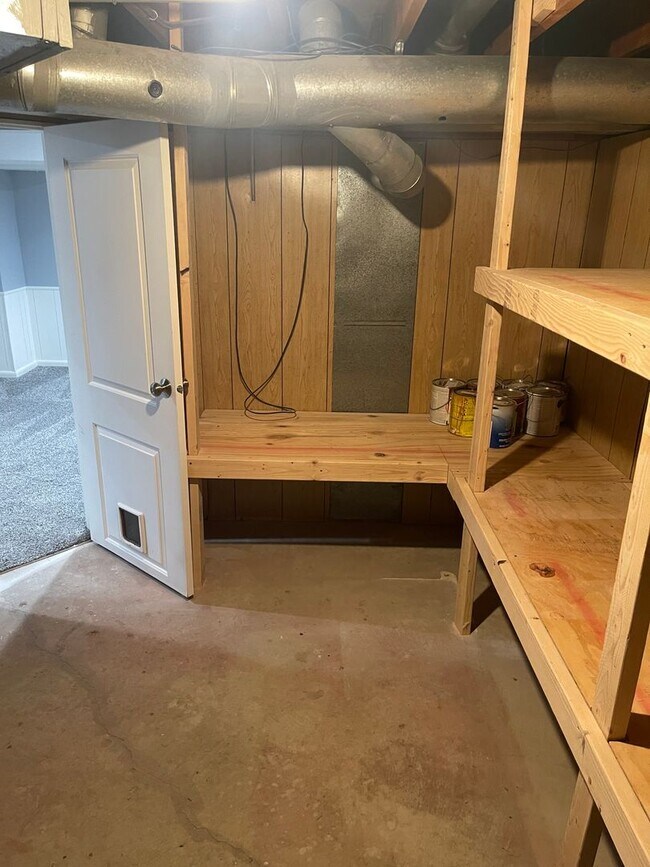 Building Photo - Executive home for rent! Excellent locatio...