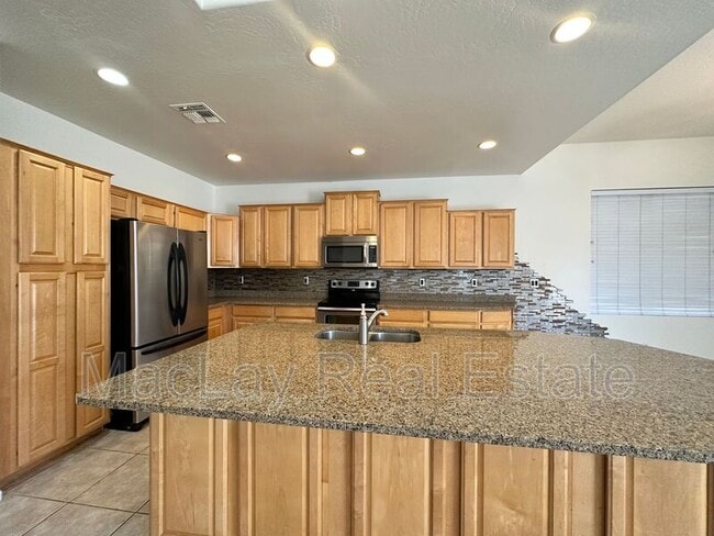 Building Photo - 7847 E Portobello Ave