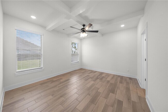 Building Photo - 2040 Myrrh Pl