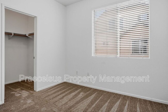 Building Photo - 1608 White Hickory Pl