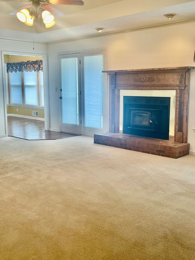Building Photo - Beautiful Brick Ranch with basement