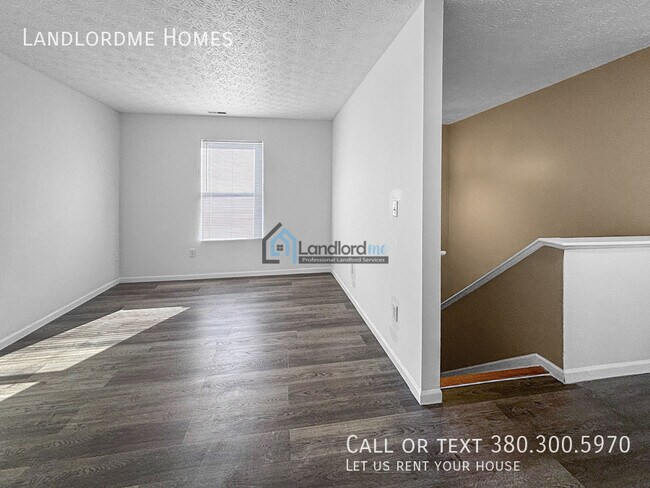 Building Photo - 8111 Royal Elm Dr