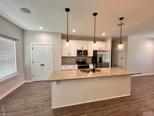 Building Photo - 726 Giese Ln