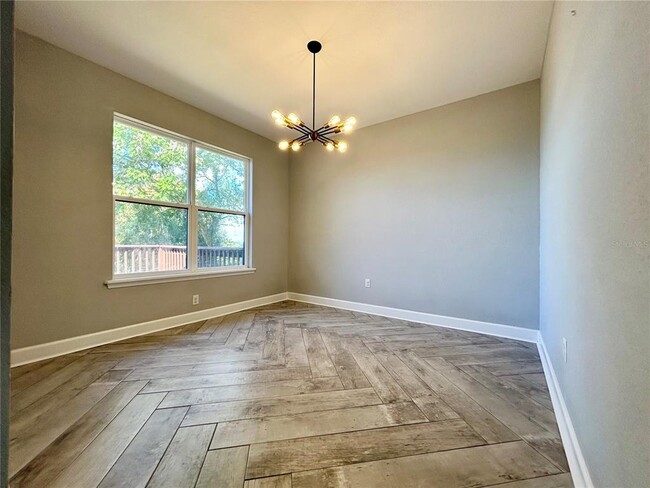 Building Photo - 1027 Campbell Ave