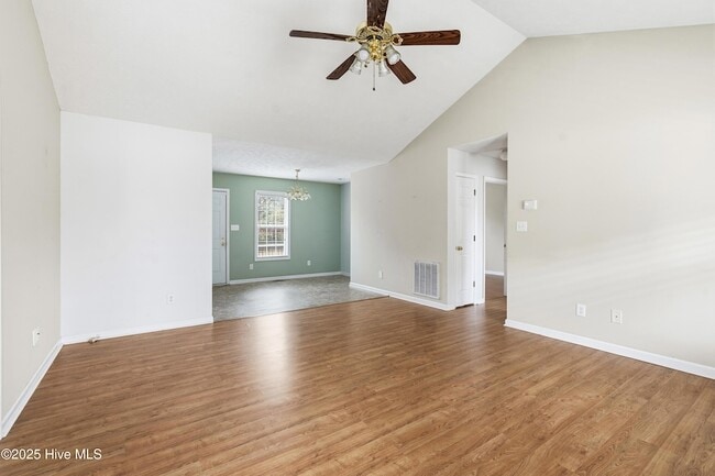 Building Photo - 558 Wiregrass Rd