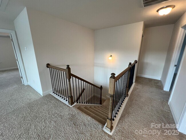Building Photo - 196 Longleaf Dr