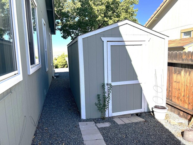 Building Photo - 4875 Crestside Dr
