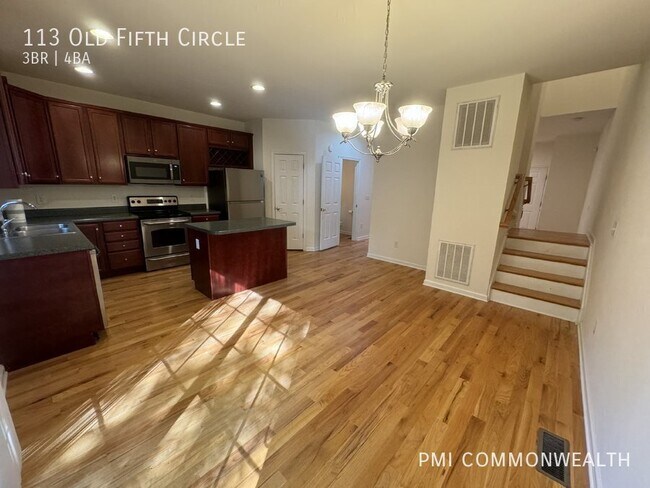 Building Photo - 113 Old Fifth Cir