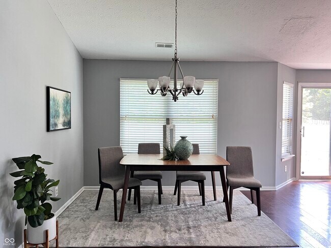 Building Photo - 10779 Park Vista Ct
